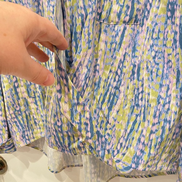 Anthropologie oversized long sleeve overlapping twist front print blouse - Picture 4 of 11